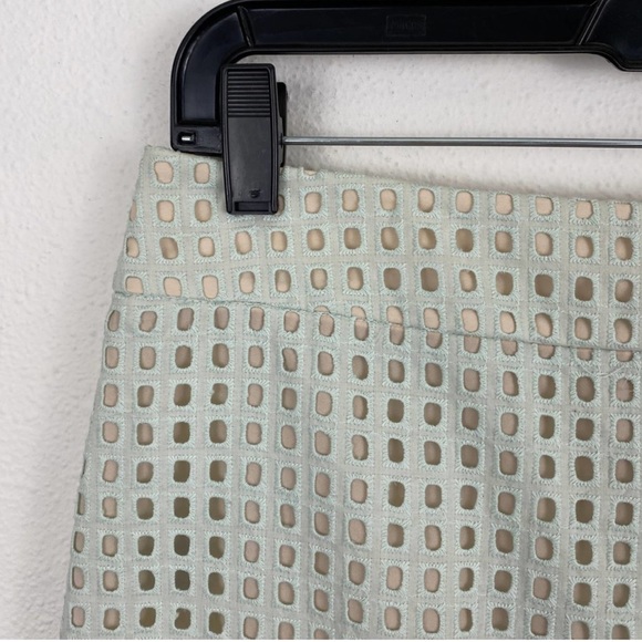 Ann Taylor eyelet lace pencil skirt - Picture 4 of 5